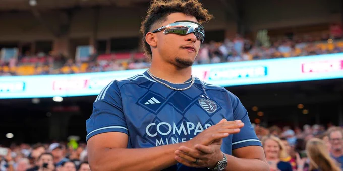 Chiefs QB Patrick Mahomes stars in USMNT World Cup hype video