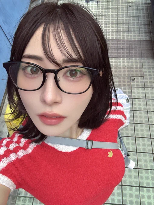 横浜ー！今日もたくさん集まってくれたおかげで楽しすぎあっという間25分セトリでした😆ほんと楽しい時間は一瞬、、、日々みんなへの愛更新してます💜
ダイスキダヨ🎲