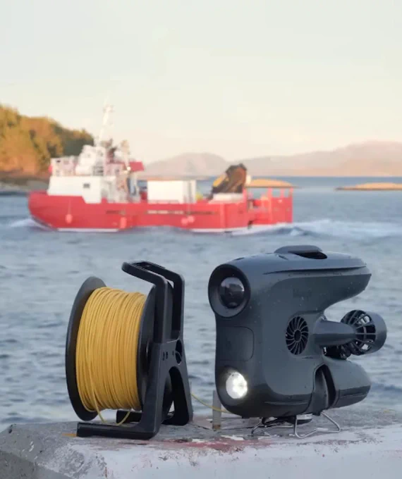 The Ultra X3 and its tether reel
