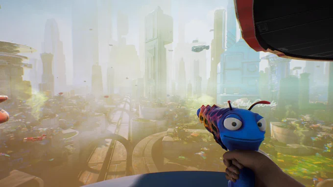 High on Life Screenshot. Ausblick auf eine riesige neblige Science Fiction Stadt mit enormen Wolkenkratzern und fliegenden Autos im warmen Sonnenlicht. Im Vordergrund hält der Spieler die blaue Waffe Kenny.