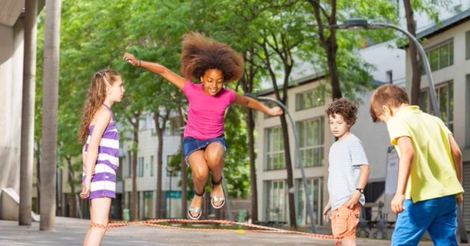 Concerns grow as unstructured outdoor play decreases for Canadian children