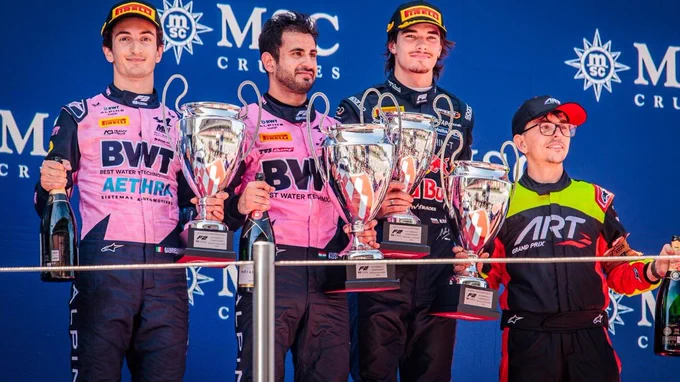 Guanyadors de la cursa sprint de Fòrmula 2: Kush Maini, Gabriele Miní, Nikola Tsolov i Noel León