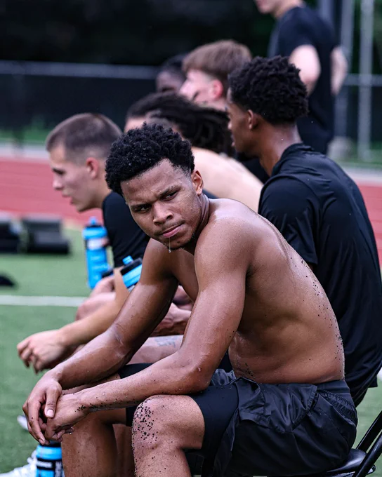 Gavin Hightower resting between workouts