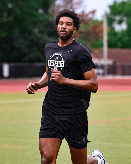 Arrinten Page running during an outdoor workout