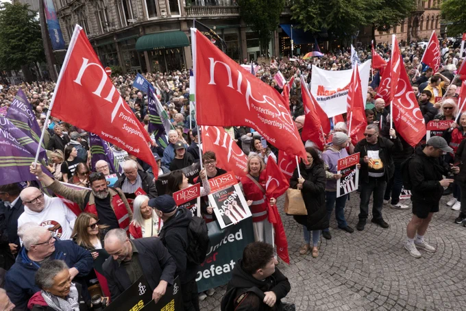 Belfast at its best today with thousands showing solidarity at Anti-racism Rally In front of Belfast City Hall. Belfast & District NUJ branch members joined other trade unions, community groups, women's groups, ethnic minority groups, politicians and Belfast’s new Lord Mayor.