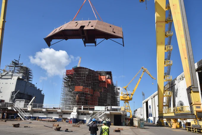 Trabajos de construcción del futuro buque multipropósito de la Armada de Chile - Departamento de Comunicaciones de la Armada de Chile