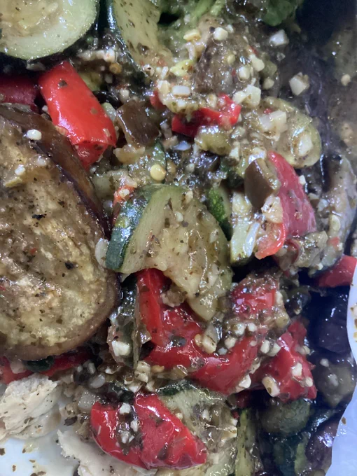 Brunch🍴Lunch🍽️ Mediterranean Style Seasoned Vegetable Blend w/ Kevin’s Cilantro Lime Chicken & Avocado 🥑💚🕊️