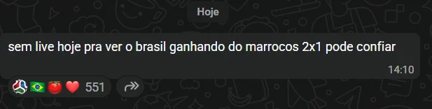 Cellbit's latest Whatsapp message, it reads "sem live hoje pra ver o brasil ganhando do marrocos 2x1 pode confiar". There are 500 emoji reactions, the main ones are the World Cup soccer ball, Brazil's flag, a tomato, and a red heart.