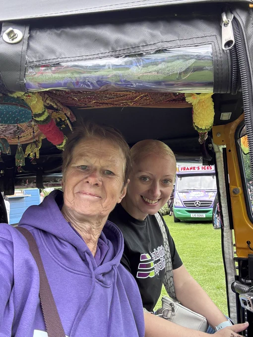 Selfie of two women in a tuk tuk