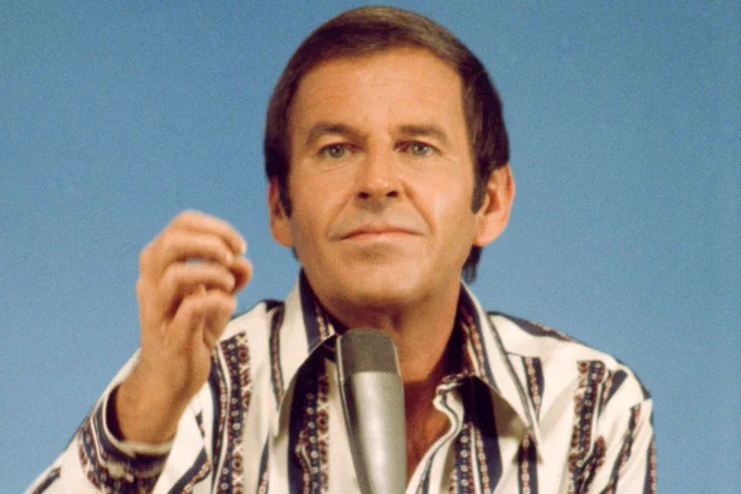 Paul Lynde - 13/6/1926 - 10/1/1982
Age 55

Paul's TV credits include:

The Perils of Penelope Pitstop
The Paul Lynde Show
Rowan & Martin's Laugh-In
Help, It's The Hair Bear Bunch
Laff-a-Lympics
Bewitched
Where's Huddles?
It's the Wolf
Cattanooga Cats
I Dream of Jeannie
The Beverly Hillbillies
The Pruitts of Southampton
F Troop
Gidget/Gidget Grows Up/Gidget Gets Married
Burke's Law
The Munsters
The Phil Silvers Show
Bob Hope for President
Dinah!
Paul Lynde Goes MA-A-A-AD
Paul Lynde at the Movies
The Osmond Family Show
Donny and Marie
The Paul Lynde Comedy Hour
The Paul Lynde Halloween Special
The Tonight Show Starring Johnny Carson
The Bob Hope Show
Donahue
The $10,000 Pyramid
Sandy Duncan Special
The Glen Campbell Goodtime Hour
Mantrap
The Golddiggers
The Jerry Lewis Show
Gypsy
The Ed Sullivan Show
The Andy Williams Show
The Perry Como Show
The Tonight Show Starring Jack Paar