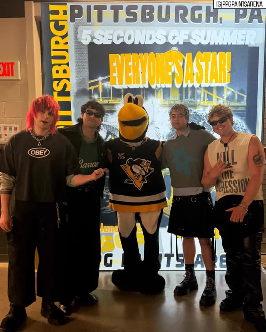 Photo of 5 Seconds of Summer and IceBurgh
