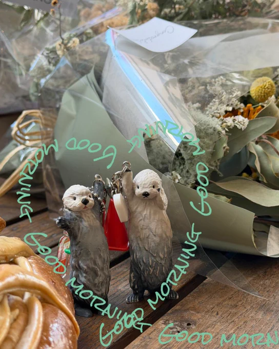 オシャレパン屋🥖さんにご挨拶にいったちびメイキラ🦦🦦