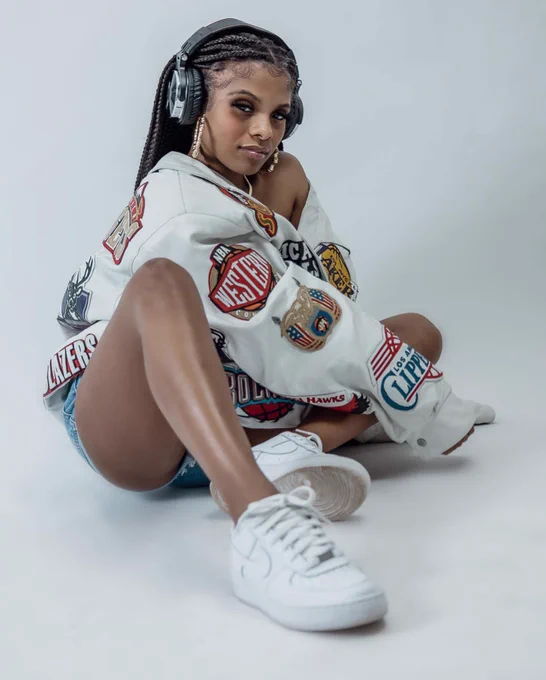 The Best of @grindhardmix with @renaldocreative and @Tahnikakeyshay is still on. The hardest Mix Show! 

Listen free at https://www.inspir3radio.com/listen

#hiphopmusic #inspir3radio #hiphopmix #rnb #sundaymorning #hiphop #djlife