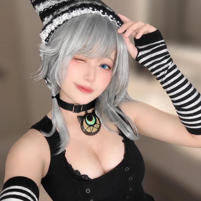 こんな衣装を着ててて欲しいという欲望を詰め込みました