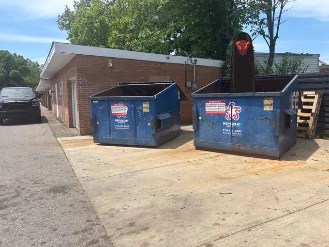 submission — “kurourushi in a dumpster please”