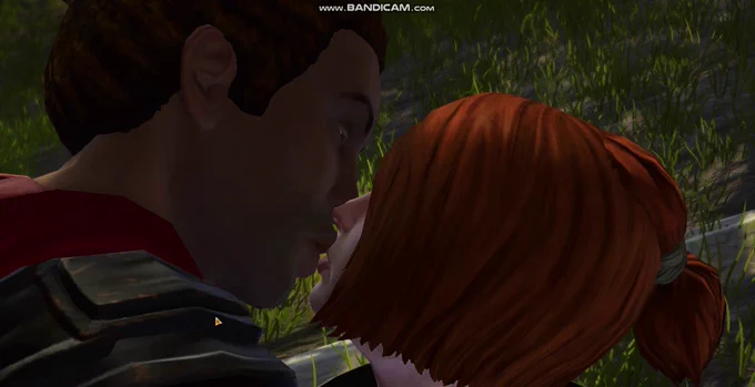 Jedi Knight kissing Kira.