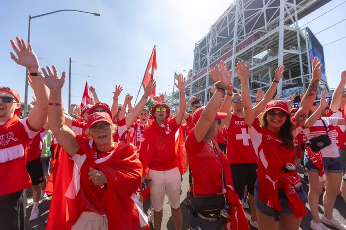 Scorching heat sends FIFA World Cup fans to Levi's Stadium concourse