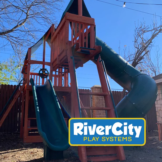 Small Yard Fort with Spiral Slide