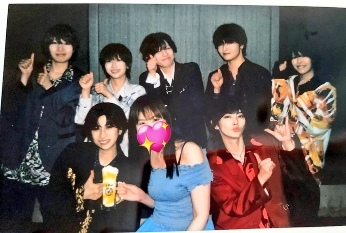 思ってたよりジョッキが細くて、タオルいれるの不可能と思われたけどちょっとずつ押し込んだら入ったw
てっぺんはひっくり返して泡に見立てたよ😂