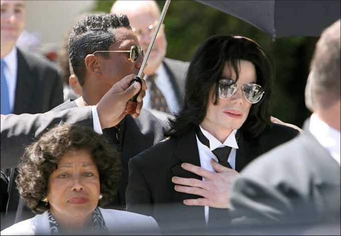 Michael Jackson leaving the courthouse on Monday after learning that he had been acquitted of all charges. Mr. Jackson then paused to blow kisses to his many fans outside before returning to his estate.
