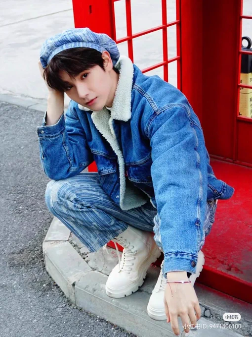 ♡ ۫ ⊹ format order : LOST BOOK 📖 ꒱ ۫ 

Replace Text 
1. Selamat datang : Welcome to Vey’s Page
2. Di dunia kecilku : Xiaojiu’s Love Zone
3. Apa itu? : Let’s Play!
4. Halo kamu! : Hi, there!
5. Lorem ipsum dolor sit : Hidden realms, magical books, and a lifetime of adventures with us, Vey & Xiaojiu
6. Hello bello (ava) : Hey i’m Vey’s!

Note: teks ‘secrets of the lost book’ tidak bisa diubah ya!