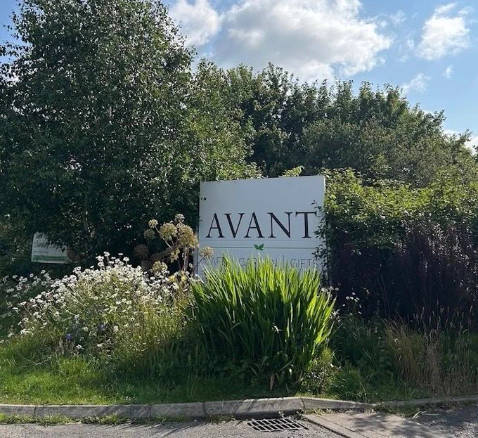 Photo shows the Avant sign outside the garden centre