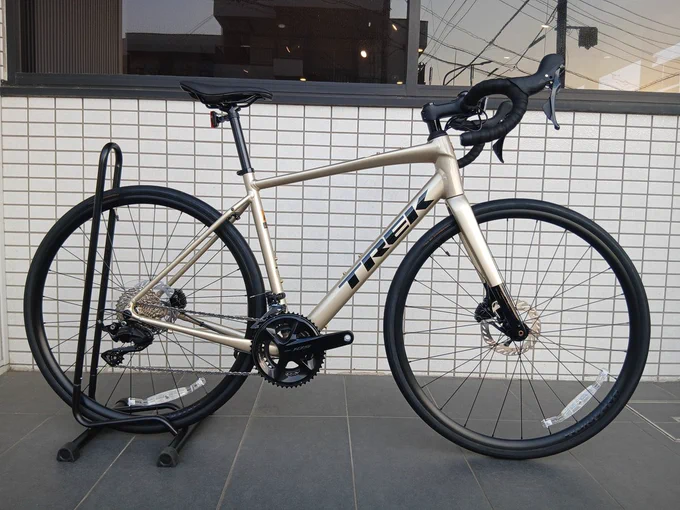 Trek Domane AL 5 Gen 4 2027年モデル （トレック　ドマーネ）
Gloss Supernova（グロス　スーパーノバ）