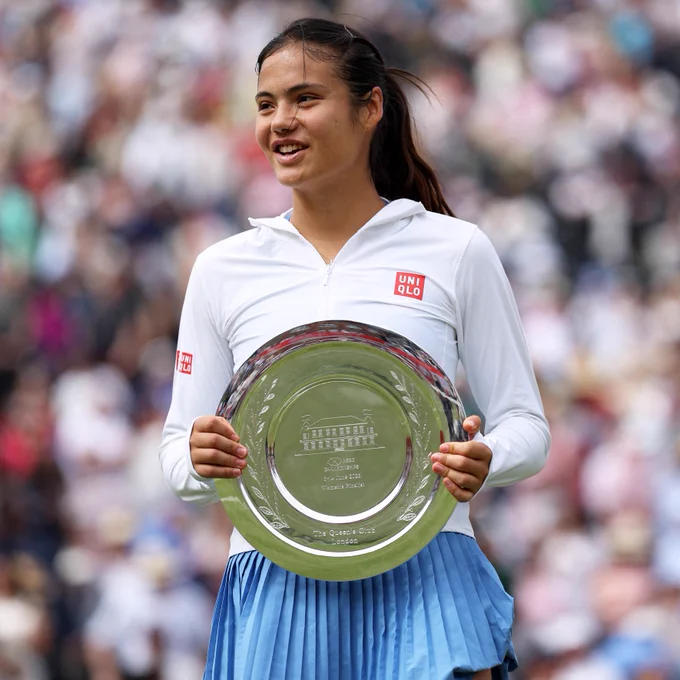 Photo of Emma Raducanu with her HSBC Championships runners up trophy.