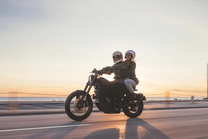 🤫 Lautlos, aber nicht unsichtbar! Die LiveWire S2 Mulholland zieht alle Blicke auf sich – und das ganz ohne Motorenlärm. Stilvoll, agil und mit maximalem Drehmoment ab der ersten Sekunde. 🚀⚡

✨ Bist du bereit für das leise Kraftpaket?

➡️ Jetzt Probefahrt buchen & den Unterschied spüren! 🔗 calendly.com/e-performance/livewire
📞 Oder ruf uns an:  41 62 777 41 71

#LiveWire #EPerformance #Mulholland #SilentPower #FeelTheTorque