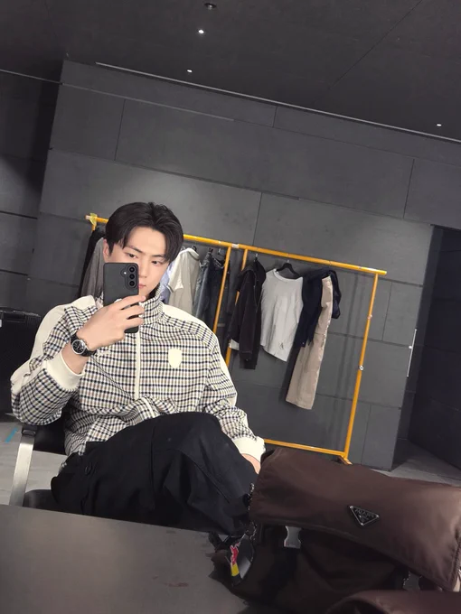 Mr. Park💸.