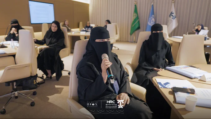 ضمن جهودها في تعزيز قدرات الكفاءات الوطنية، أطلقت #هيئة_حقوق_الإنسان، بالتعاون مع مفوضية الأمم المتحدة السامية لحقوق الإنسان، برنامج “تدريب المدربين” حول الاتفاقية الدولية للقضاء على جمعيع أشكال التمييز ضد المرأة، خلال الفترة من 14 إلى 18 يونيو 2026م، بهدف إعداد مختصين قادرين على نقل المعرفة وتطوير البرامج التدريبية في هذا المجال، بما يعزز الالتزام بالمعايير الدولية ويواكب الجهود الوطنية في حماية #حقوق_الإنسان.