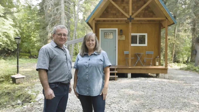 A 420-square-foot Montana cabin built by a retired couple for $7,000
