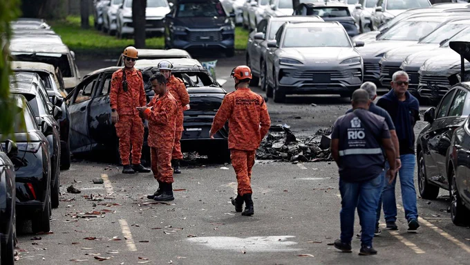 Helicopters collide over Rio de Janeiro, killing 6