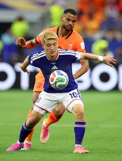 ซามูไรยิง! | เนเธอร์แลนด์ 🇳🇱 0-0 🇯🇵ญี่ปุ่น (นาทีที่ 43)
ซามูไรบุกมา บอลอยู่ที่โดอันจ่ายบอลทะลุช่อง ฟานไดร์ฟเช็คล้ำหน้าพลาด นากามูระวิ่งมา...แล้วไม่จับ ยิง!จังหวะเดียว บอลเข้าหน้าต่างนอก...
#ซามูไร
#กังหันส้ม 
#sakdakul 
#liveblog 
#อู๋แอคชั่น
#บอลโลก
