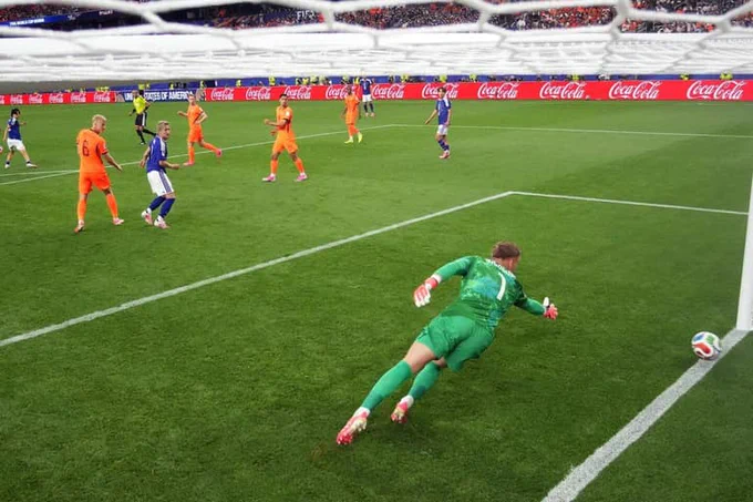 ซามูไรตีเสมอได้สำเร็จ! | เนเธอร์แลนด์ 🇳🇱 1-1 🇯🇵 ญี่ปุ่น (นาทีที่ 57, นากามูระ) 
นากามูระได้บอลในเขตโทษ เขาแตะบอลสองสามจังหวะก่อนจะยิงประตู เข้าไป
#ซามูไร
#อัศวินดัตช์
#sakdakul 
#liveblog 
#อู๋แอคชั่น
#บอลโลก