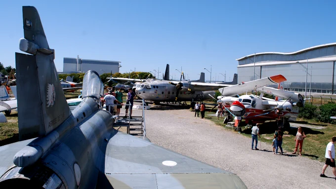 Mirage 2000 N et Noratlas
