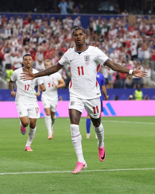 Marcus Rashford celebrates