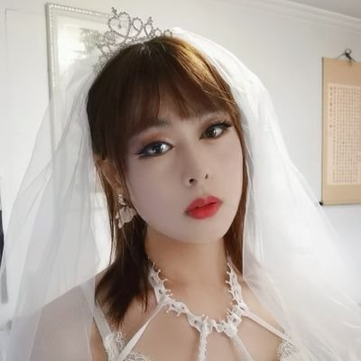 @1784798244Cd profile picture