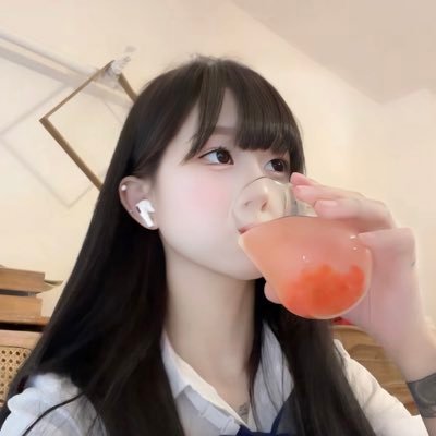 @009Y111 profile picture