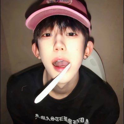 @Burberry99988 profile picture