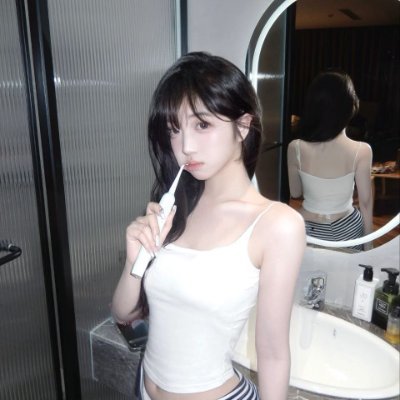 @Lena_082 profile picture